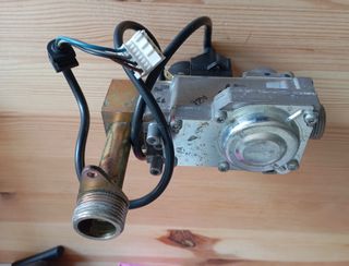 VALVULA DE GAS CALDERA JUNKERS ZW23 1 AE23 S3705
