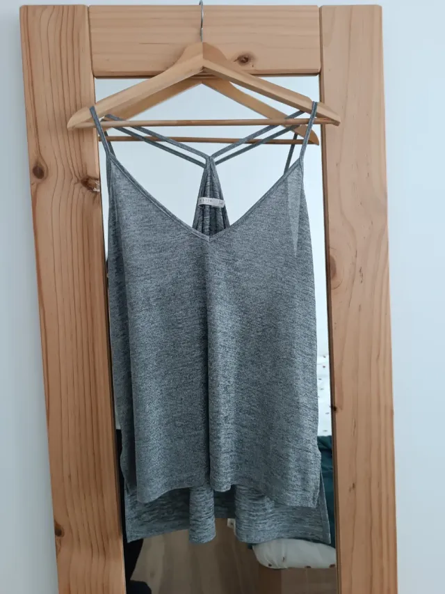 Camiseta tirantes gris
