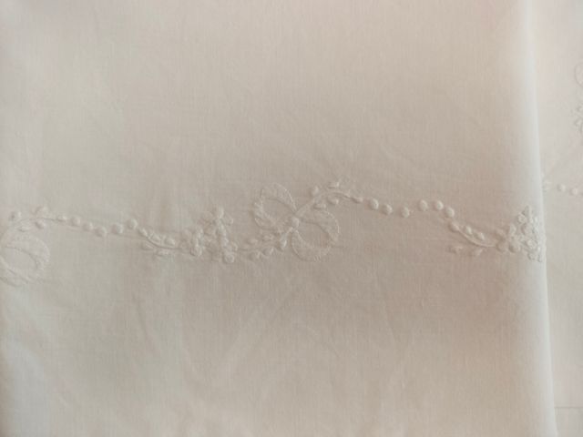 Lenzuola matrimoniali in lino vintage ricamato a m