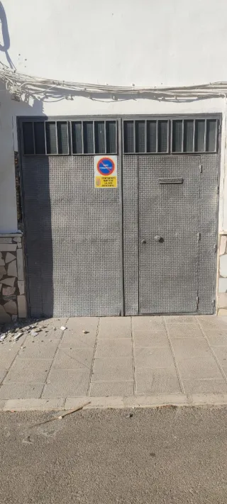 Puerta de garaje metálica