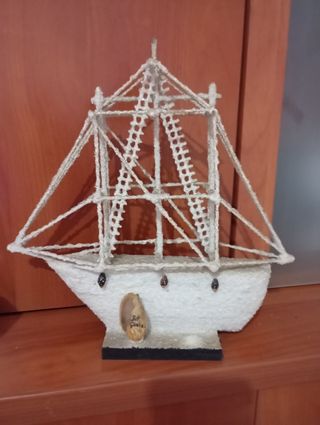 Barco decorativo antiguo