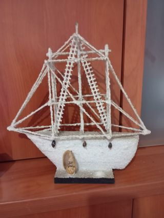 Barco decorativo antiguo