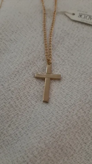 Collar y colgante cruz chapado oro Brisador