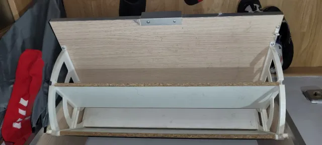 Zapatero madera pintado en plata