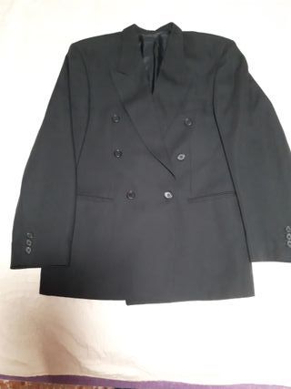 Traje negro de músico