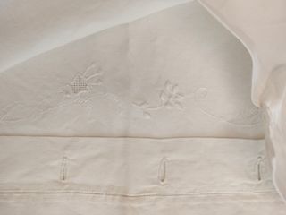 Lenzuola matrimoniali in lino ricamato a mano