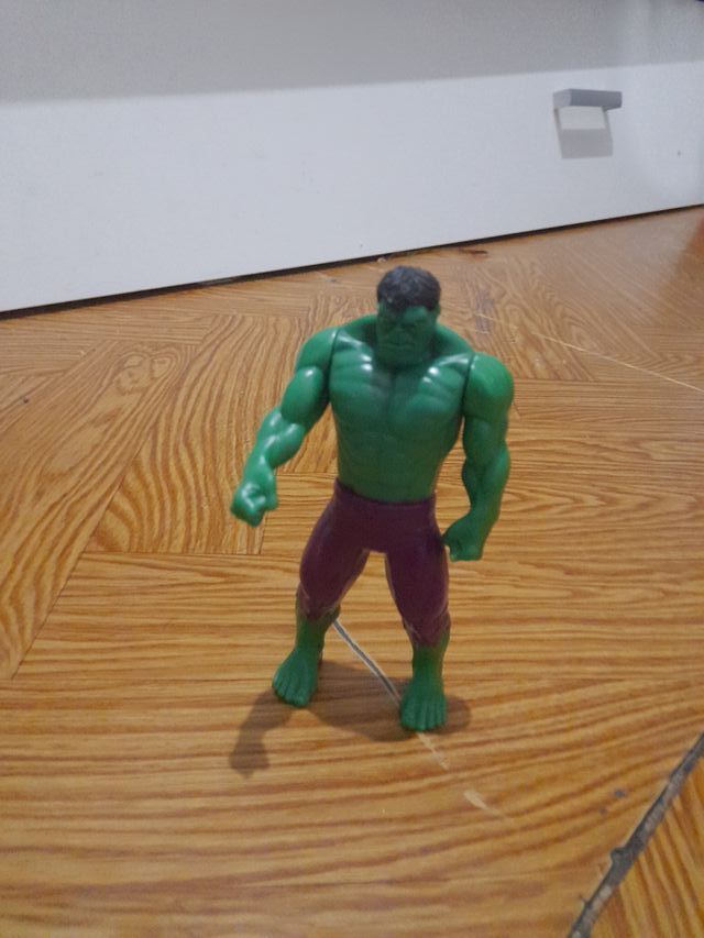 Figuras Juguete Thanos y Hulk