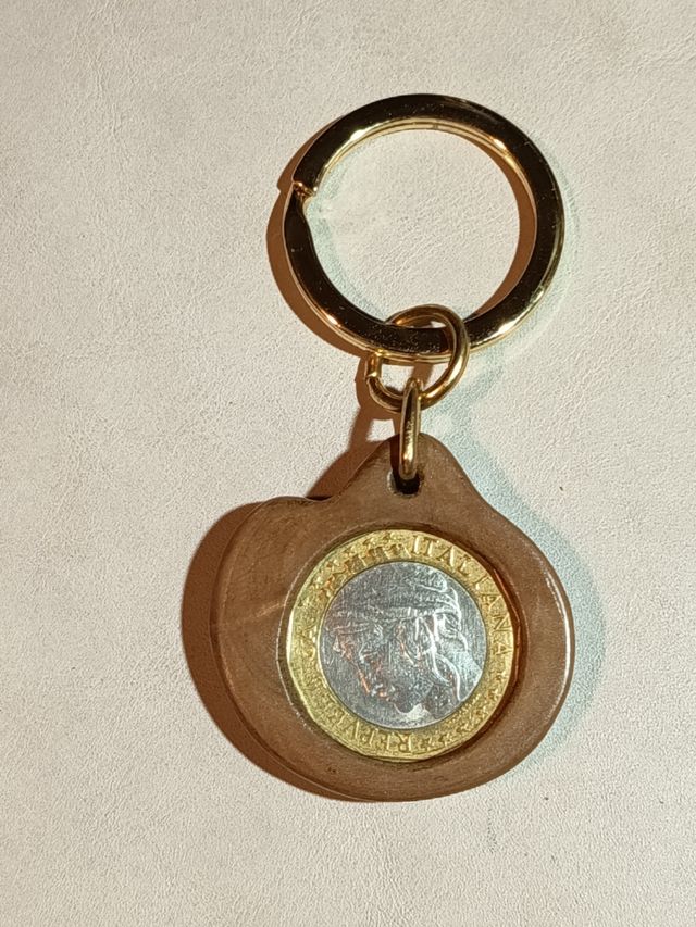 Portachiavi fatto a mano con moneta