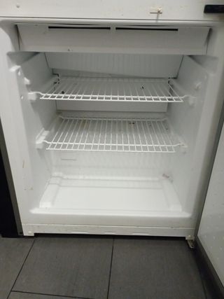 Despiece frigo bosh 70 cm ancho x 2,03cm de alto.