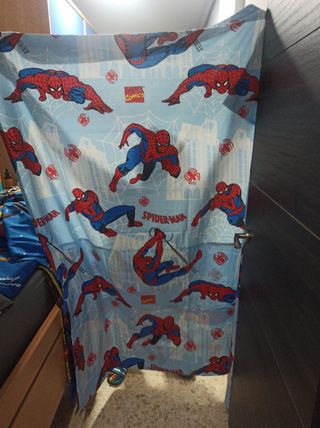 Funda Nórdica y Cortinas Spiderman Cama 90