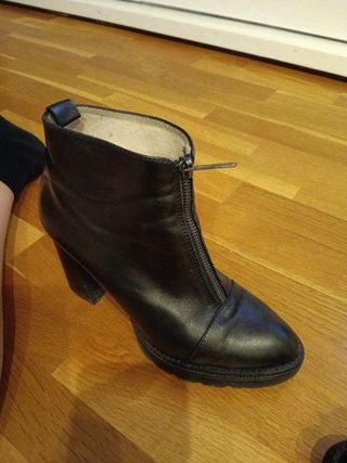 Botines Gadea Tacón Cremallera Negra