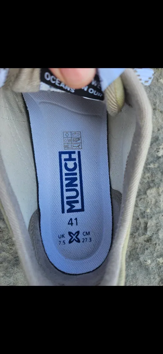 Zapatillas Munich Playeros Beige y Blancas