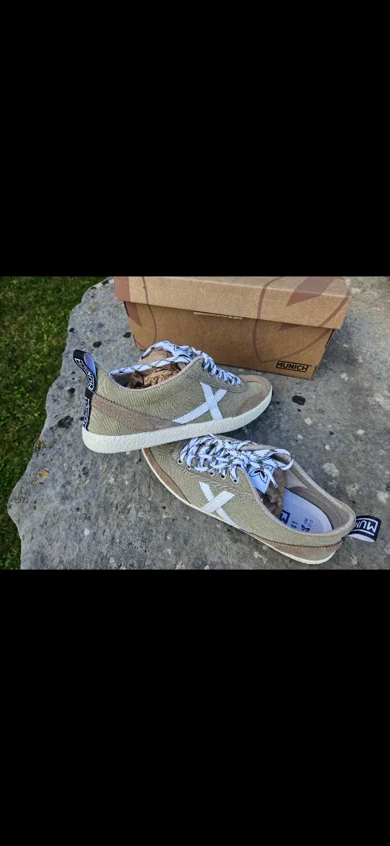 Zapatillas Munich Playeros Beige y Blancas