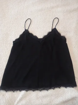 Camiseta tirantes con encaje negro