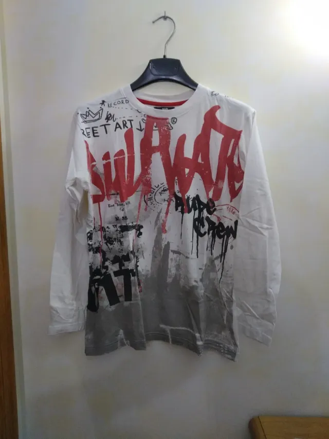 Camiseta manga larga graffiti