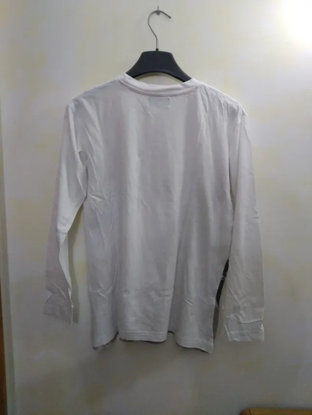 Camiseta manga larga graffiti