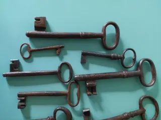 Lotto 17 Chiavi Antiche in Ferro Valuto offerte