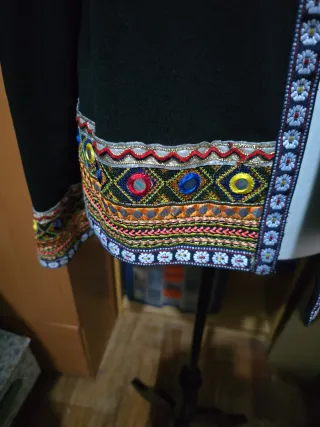 Chaqueta fina bordada