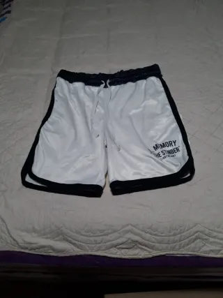 Pantalón corto deportivo tipo boxeo