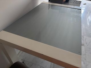 Mesa de comedor moderna gris y blanca

extensible