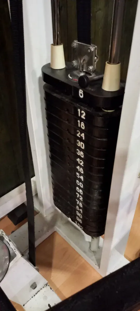 Máquina de press banca guiado