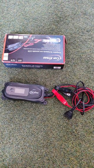 Cargador Batería Coche 6V/12V LCD CAR XTRAS