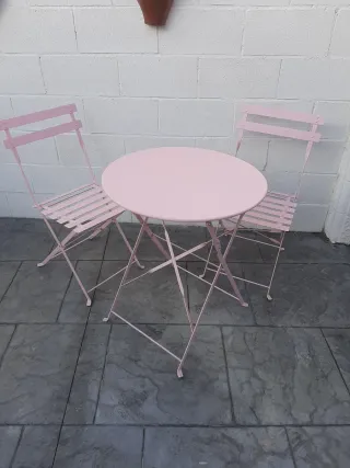 Nuovo tavolo pieghevole in ferro rosa e 2 sedie 