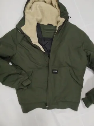 Cazadora corta acolchada talla M 