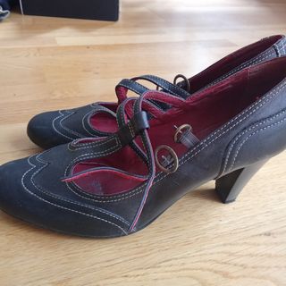 Zapatos de tacón negros y rojos talla 43