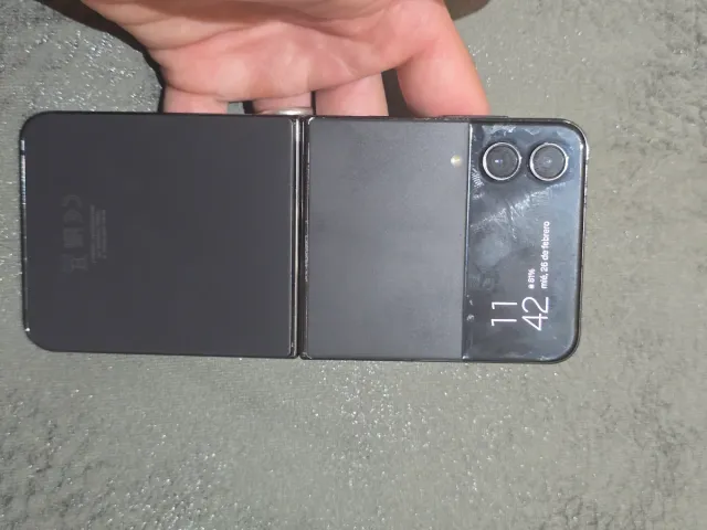 Samsung Galaxy Z Flip 4 Negro - Pantalla Rota