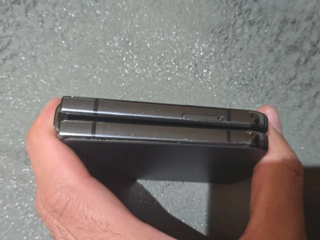 Samsung Galaxy Z Flip 4 Negro - Pantalla Rota