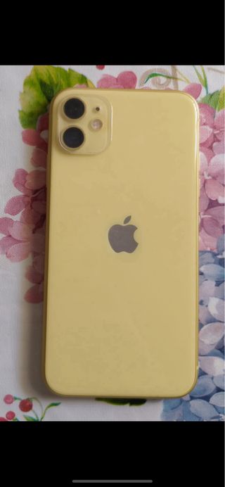 iPhone 11 giallo