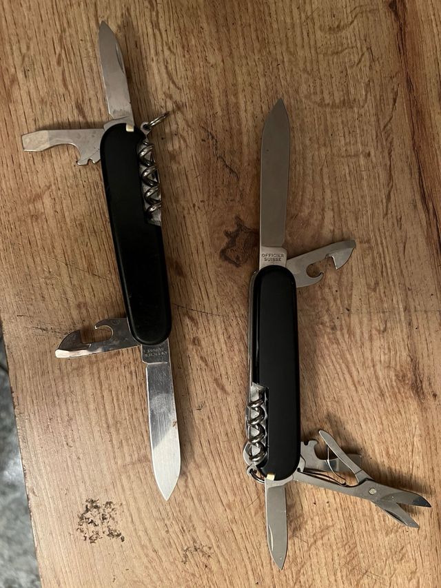 2 coltelli multiuso Victorinox neri