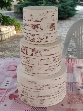 Torta scenografica effetto naked cake