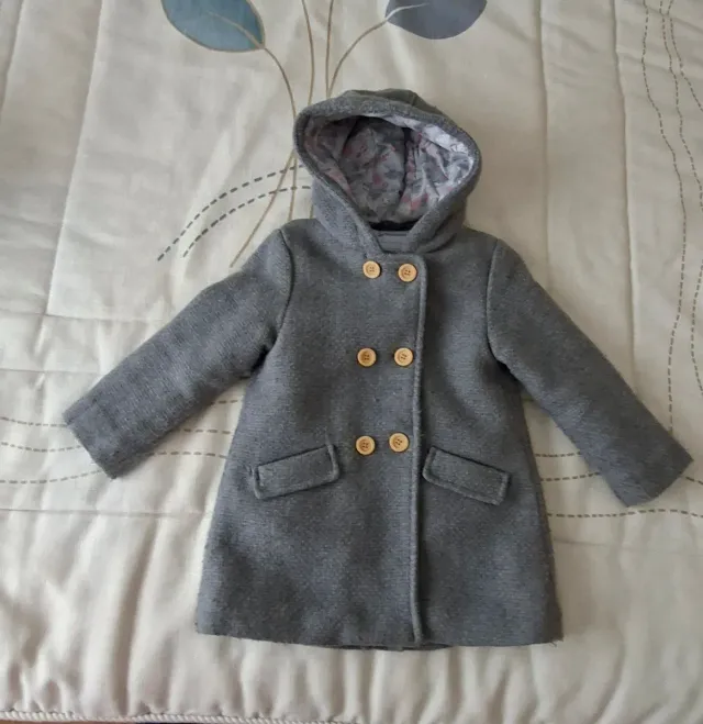 Abrigo de niña, con capucha, talla 3 años