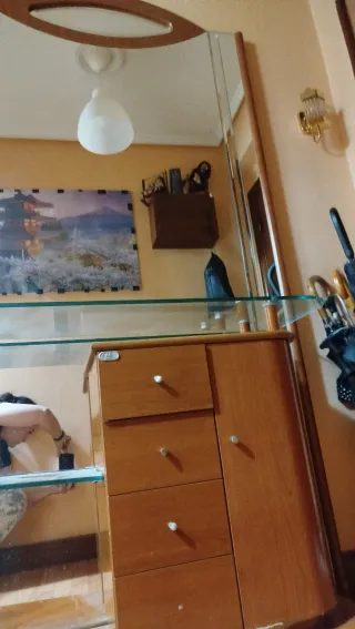 Mueble de entrada madera, cristal y espejo