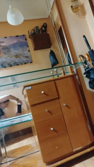 Mueble de entrada madera, cristal y espejo