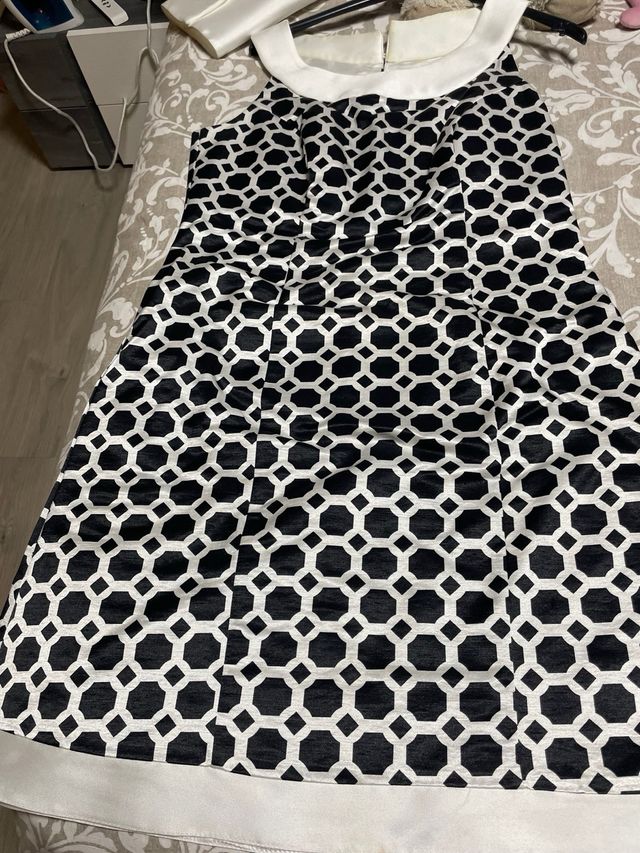 Traje Sonia Peña invitada boda beige