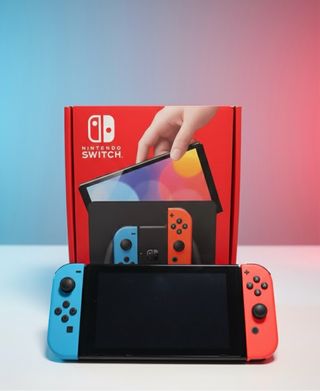 Nintendo Switch OLED Azul y Naranja