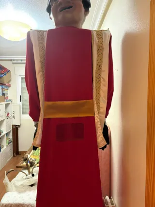 Cabezudo para fiestas, incluye indumentaria textil