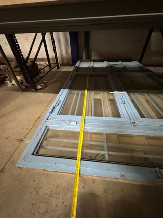 Puerta de Hierro con Ventanas