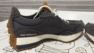 Deportivas New Balance 327 Gris/Blanco