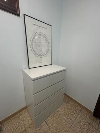 Cómoda IKEA MALM 4 cajones blanca – como nueva