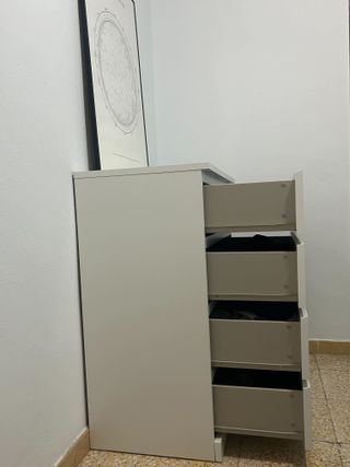 Cómoda IKEA MALM 4 cajones blanca – como nueva