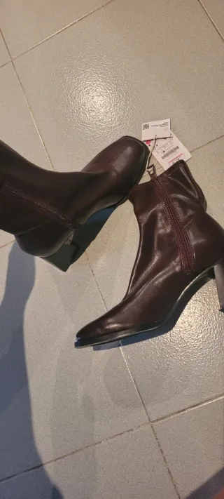 Botines granates con cremallera