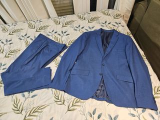 Traje azul ceremonia