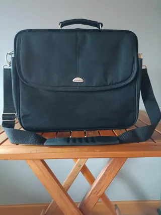 Maletín Pro Basic Negro para portátil