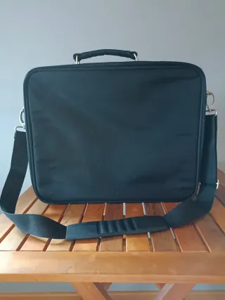 Maletín Pro Basic Negro para portátil