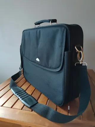 Maletín Pro Basic Negro para portátil