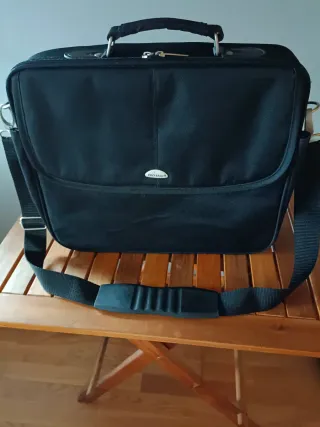 Maletín Pro Basic Negro para portátil